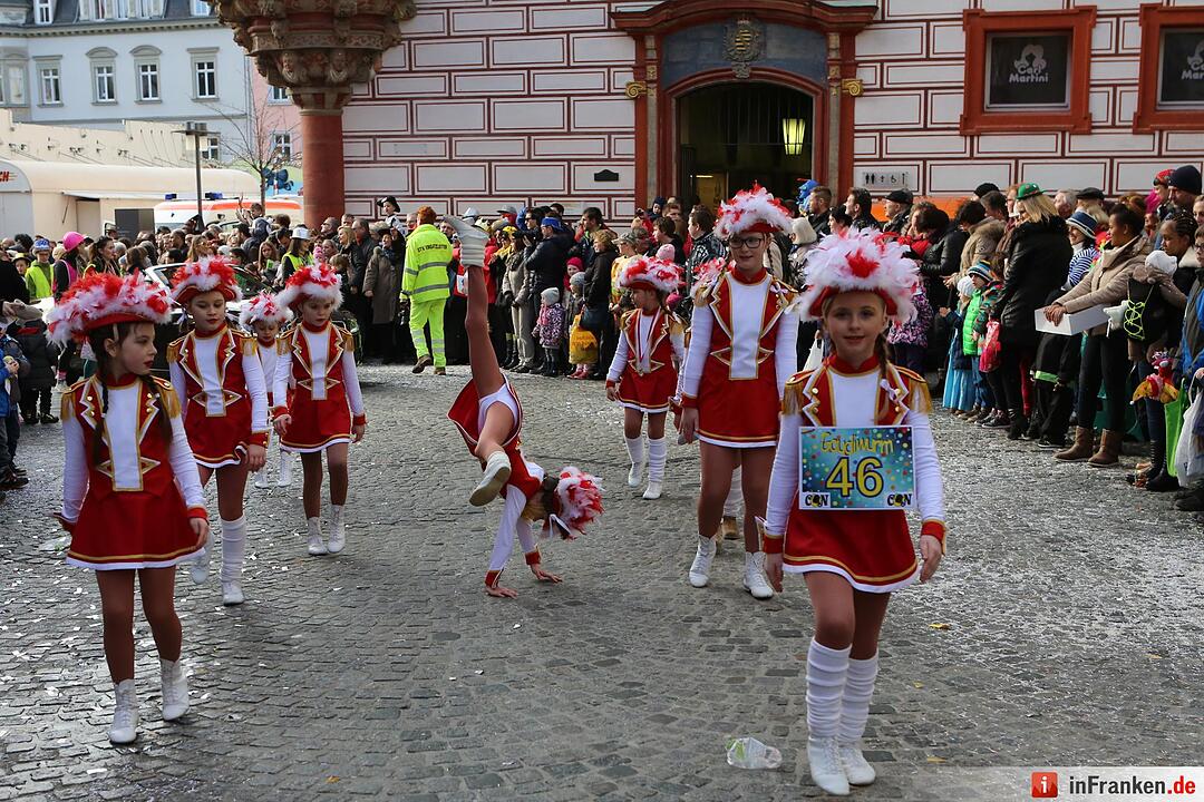 Gaudiwurm: Narren feiern in Coburg