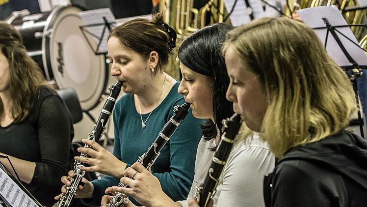 Impressionen von der Probenarbeit der Blaskapelle MeederFoto: Jochen Berger