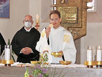 Zusammen mit Augustinern aus Münnerstadt und Würzburg konnte Pater Marcel Holzheimer am Muttertagssonntag in Reichenbach einen feierlichen Primiz-Gottesdienst feiern.