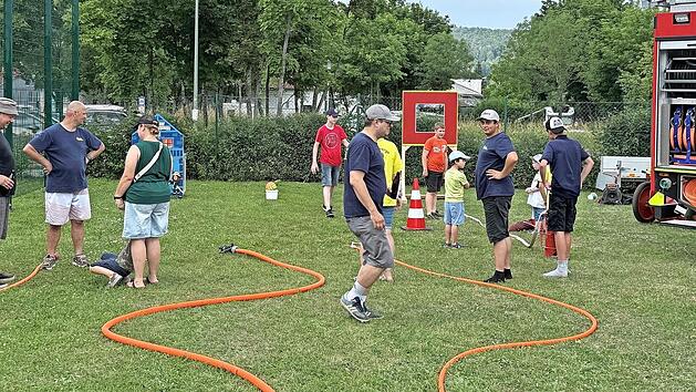 Auf dem Baunacher Sportgel&auml;nde gaben zehn Vereine und Institutionen interessante Einblicke, darunter auch die Feuerwehr.