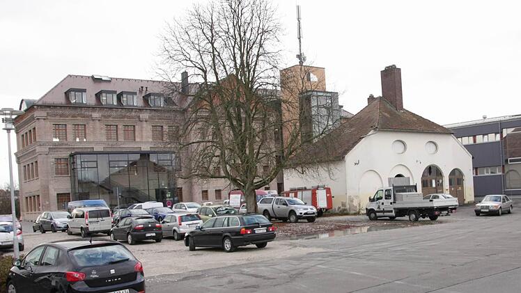 Dieses Gelände hinter der Fortuna Kulturfabrik wird im Frühjahr samt dem alten Heizhaus neu gestaltet.   Foto: Andreas Dorsch