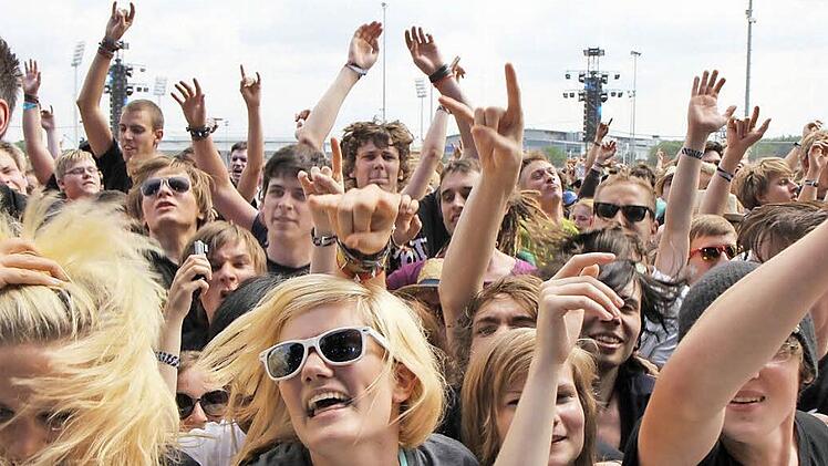 Musik an, Arme in die Höhe - so geht Festival! Foto: Michael Gründel