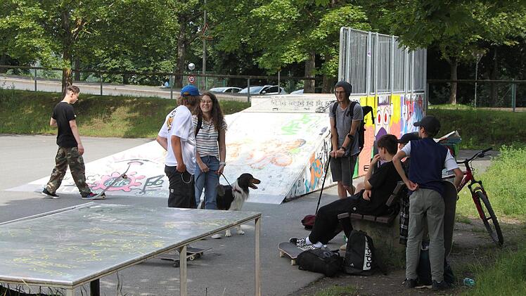 Impressionen von der Arbeit der Kulmbacher Streetworker. Foto: Amelie Theuer