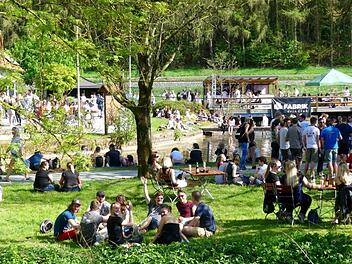 Das Event "Trebgast tanzt", bei dem am 29. April von 13 bis 23 Uhr die Bässe ununterbrochen dröhnten, hat sicher mit dazu beigetragen, dass sich einige Trebgaster Bürger jetzt über den Musiklärm am Badesee beschwerten.Dieter Hübner