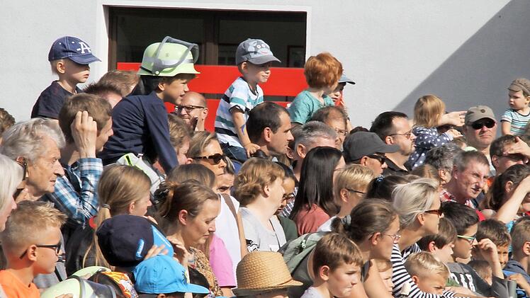"Ich will Feuerwehrmann werden!" Nicht nur Kinder &auml;u&szlig;ern diesen Wunsch nach solch einem Tag.  Fotos: Michael Busch