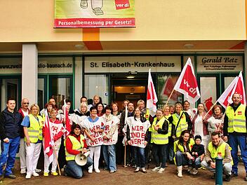 Bessere Arbeitsbedingungen und bessere Bezahlung forderten Beschäftigte am Elisabeth-Krankenhaus in Bad Kissingen. Foto: Werner Vogel
