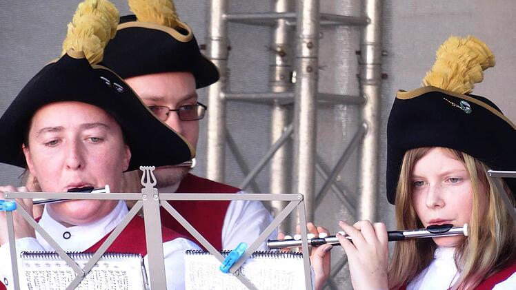 Mitglieder des Stadtspielmannszugs musizierten zum Auftakt der Veranstaltung. Foto: Jochen Berger