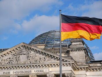 Bundestag beschäftigte mehr als 100 Mitarbeiter als Scheinselbstständige. Symbolbild: pixabay.com