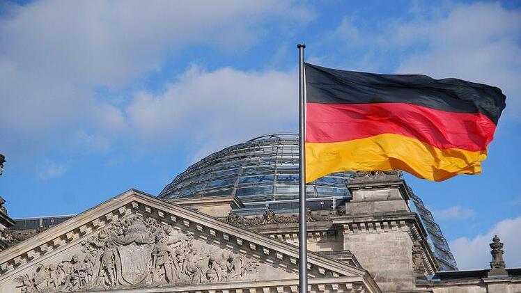 Bundestag beschäftigte mehr als 100 Mitarbeiter als Scheinselbstständige. Symbolbild: pixabay.com