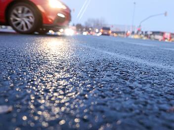 Gl&auml;tteunfall im Kreis Bayreuth sorgt f&uuml;r Sperrung von B85
