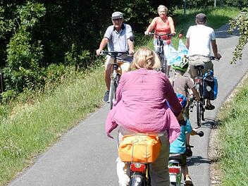 Mountainbiker im Leinleitertal. Um Heiligenstadt herum entstand das erste Mountainbikenetz mit drei Touren. Foto: Reinhard Löwisch