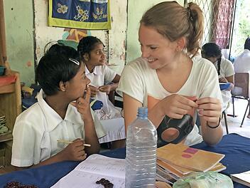 Cosima Göldner war auch als Lehrkraft in Sri Lanka eingesetzt. Fotos: privat
