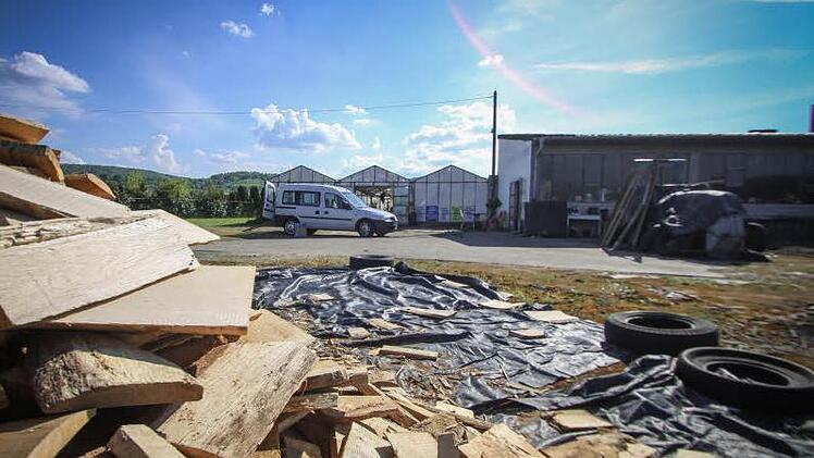 Auf dem Grundst&uuml;ck einer ehemaligen G&auml;rtnerei in Zell am Ebersberg soll nach Pl&auml;nen des Landratsamtes des Landkreises Ha&szlig;berge in Ha&szlig;furt das neue Tierheim entstehen. Foto: Hendrik Steffens