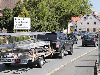 In Gosberg wird die Ostspange gefordert. Doch die Gemeinde Pinzberg kann eine Umgehung im Alleingang nicht finanzieren. Und ob eine Unterstützung durch den Bund funktionieren wird, ist momentan völlig ungewiss. Foto: Josef Hofbauer
