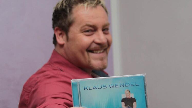 Klaus Wendel, der Berufsmusiker aus dem Mainleuser Ortsteil Buchau, hat eine neue CD aufgenommen. Foto: Jürgen Gärtner