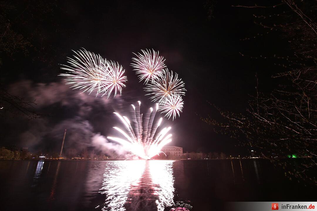 Abschlussfeuerwerk Volksfest Nürnberg