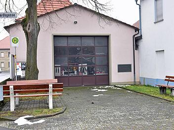Die Freiwillige Feuerwehr Uchenhofen als einzige Wehr im Stadtgebiet noch über kein Fahrzeug und erhält daher ein neues Tragkraftspritzenfahrzeug.Ulrike Langer