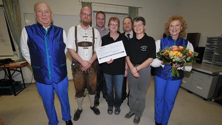 Die Künstler und die Gewinner des Abends v.l. Jörg Messerer, Jörg Seitz, Roland Hendel, Michaela Stumptner, Karl-Heinz Gechter, Ingrid Brendel und Monika Messerer