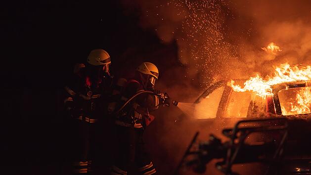Brennendes Auto auf A73 bei Forchheim l&ouml;st Feuerwehreinsatz aus