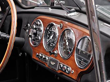 Oltimer kollidiert in Einhausung auf A9 bei Bayreuth