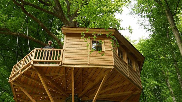 Eines der ersten Baumhäuser Foto: Arkadius Guzy