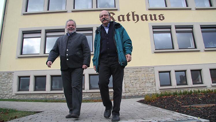 Mit entschlossenen Schritt schreiten Bürgermeister Norbert Volk und Gemeinderat Georges Frisque jetzt bei der Wählergemeinschaft Marktleugast voran. Die Gruppierung will das Rathaus nicht kampflos aufgeben und bei den Kommunalwahlen im März 2014 natürlich mit einer eigenen Liste und eigenem Kandidaten antreten. Foto: Sonja Adam