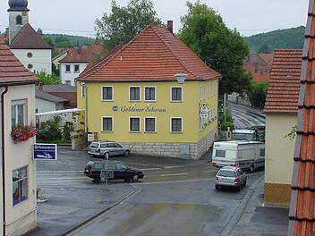 Dieser Platz vor dem Gasthaus "Goldener Schwan" soll neu gestaltet werden, um das Ortsbild aufzuwerten.  Foto: Schmidt