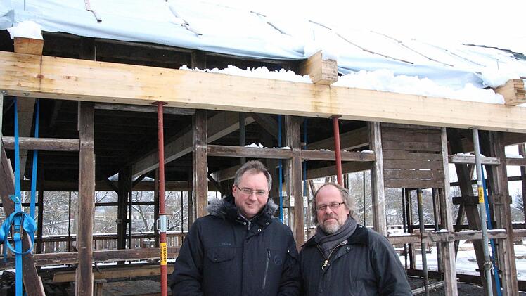 Stephan Horn (links) und Michael Böhm, die beiden Verantwortlichen für Halle und Güterbahnhofsgelände.