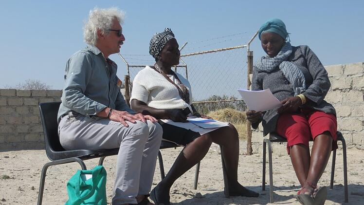 Grebner beim Organisationsgespräch Foto: privat