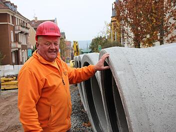 Polier Herrmann Wetteskind hat die Arbeiten zur Erneuerung der  Erhardstraße im Griff. Benedikt Borst
