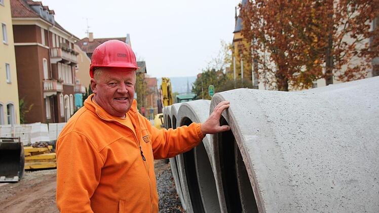 Polier Herrmann Wetteskind hat die Arbeiten zur Erneuerung der  Erhardstraße im Griff. Benedikt Borst