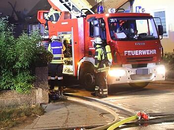 In der Nacht auf Mittwoch ist in Eichenbühl in Unterfranken eine Dachgeschosswohnung komplett ausgebrannt. Symbolfoto: News5/Fechner