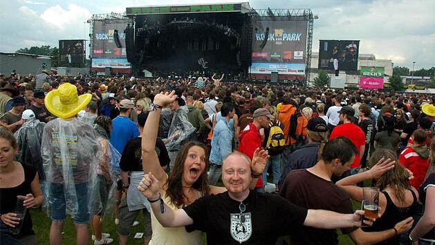 Vom 7. bis 9. Juni lockt Rock im Park wieder zahlreiche Musikfans aufs N&uuml;rnberger Zeppelinfeld. Derzeit gibt es nur noch 8000 Karten zu kaufen. Foto: Archiv