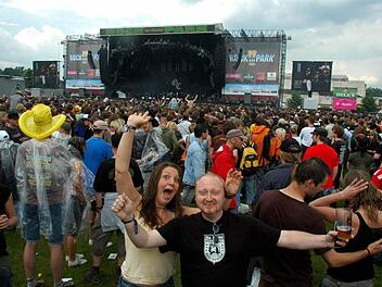 Vom 7. bis 9. Juni lockt Rock im Park wieder zahlreiche Musikfans aufs N&uuml;rnberger Zeppelinfeld. Derzeit gibt es nur noch 8000 Karten zu kaufen. Foto: Archiv