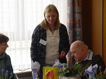 Zur Feier kam auch die Gründerin der Gruppe Corinna Köth (links), hier mit Ursula Peichl und Josef Betz. Fotos: Brigitta Kempe-Wolf