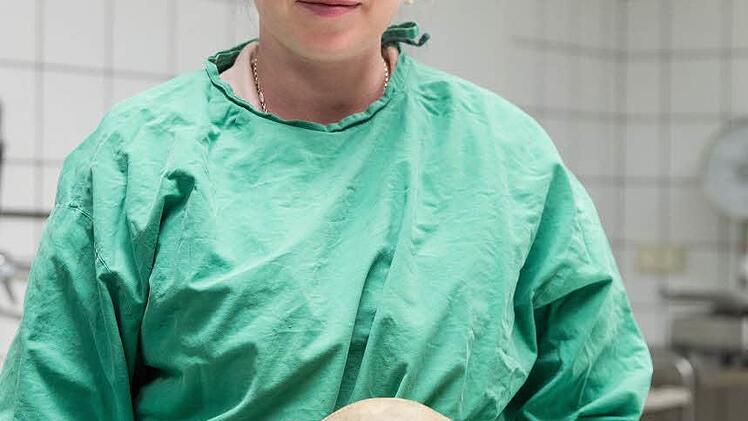 Katharina Jellinghaus im Obduktionssaal des Würzburger Instituts für Rechtsmedizin. Foto: s: Patty Varasano