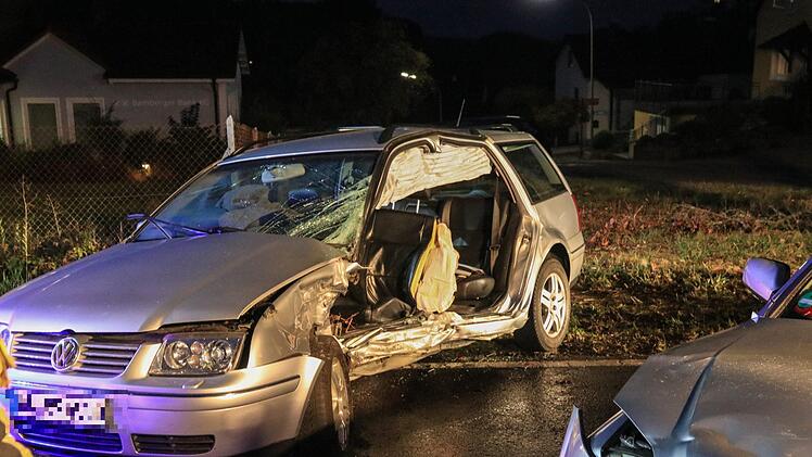 Im Strullendorfer Ortsteil Leesten wurden am Montag zwei Menschen bei einem Unfall eingeklemmt. Foto: News5/Merzbach