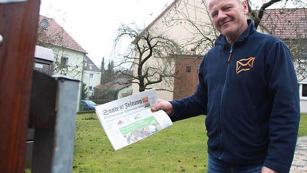 Detlef Liehr ist einer der vielen zuverlässigen Austräger der Saale-Zeitung. Foto: Benedikt Borst