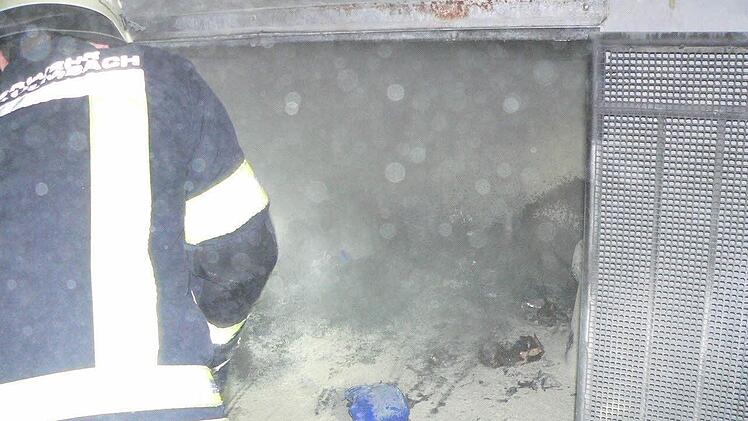 Von der M&uuml;lltonne blieb nicht viel &uuml;brig. Foto: privat