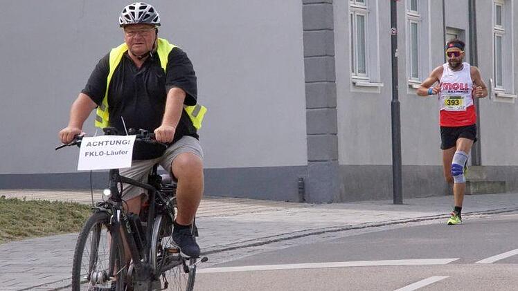 In Fahrradbegleitung lief Felix Mayerhöfer (Moll-Batterien) einen ungefährdeten Sieg über 5,2-Kilometer nach Hause.