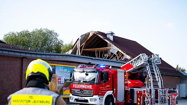 Supermarktdach in Ratzeburg eingestürzt