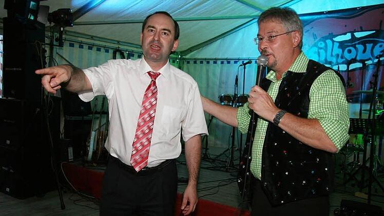 Andy Sesselmann (rechts) und FW-Landtagsabgeordneter Hubert Aiwanger.