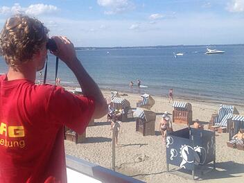 Anton Gerstenkorn beobachtet den Strand.  Fotos: privat