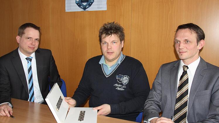 Matthias Wagner (links) und Stefan Detzner (rechts) haben für Matthias Schäfers Erfindung Gebrauchsmusterchutz erwirkt.