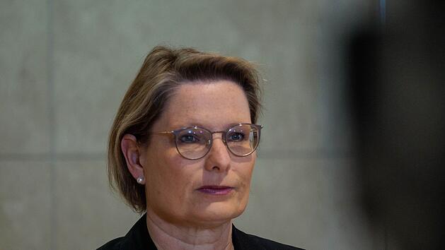 Neue Tankregel soll &uuml;berraschend lange gelten - Ministerin mit Ank&uuml;ndigung