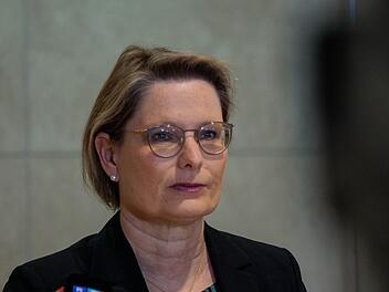 Neue Tankregel soll &uuml;berraschend lange gelten - Ministerin mit Ank&uuml;ndigung