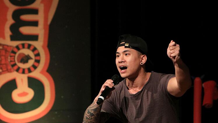 Reichlich Applaus gab es bei der 8. Coburger Comedy-Gala im Kongresshaus Rosengarten.Foto: Jochen Berger