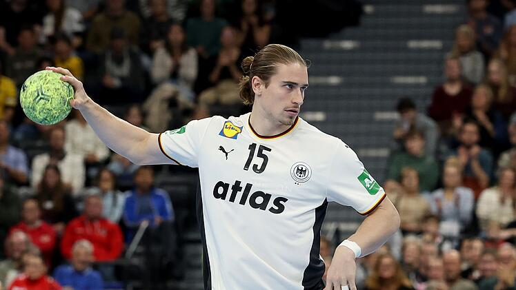Juri Knorr geht bei der Handball-EM auch in der Hauptrunde f&uuml;r Deutschland auf Torejagd.