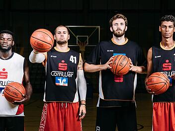 Ein starkes Quartett für den BBC Coburg (von links): Niko Dilukila, Alexey Bondar, Chris Reinhardt, Terry A. Thomas. Foto: Sebastian Buff