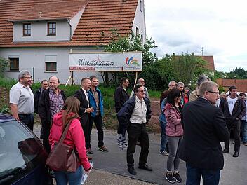 Einen guten Eindruck hatten die Räte von der Gestaltung des Ortsausganges an der KG13.  Foto: Gerd Schaar
